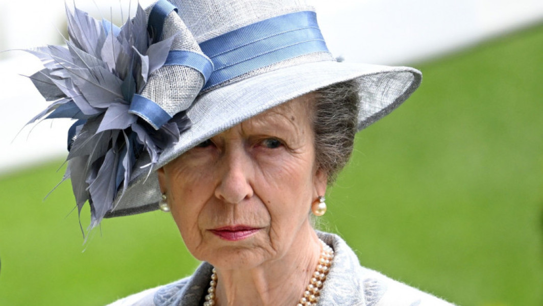Prințesa Anne, sora regelui Charles al III-lea, internată în spital
